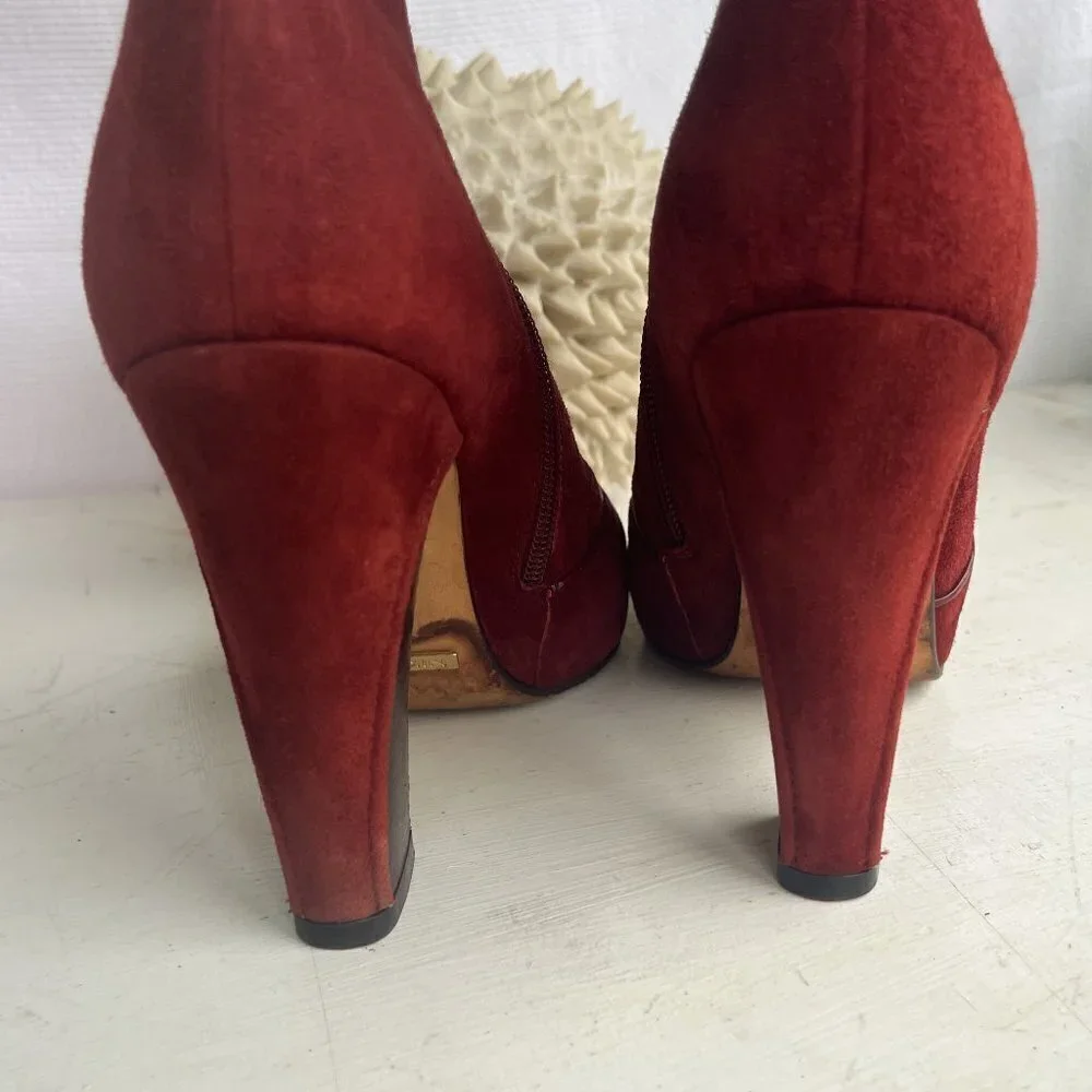 Cole Haan Rust Suede Almond Toe Cap Toe Ankle Boot D22838, Size: 8B - Picture 7 of 14